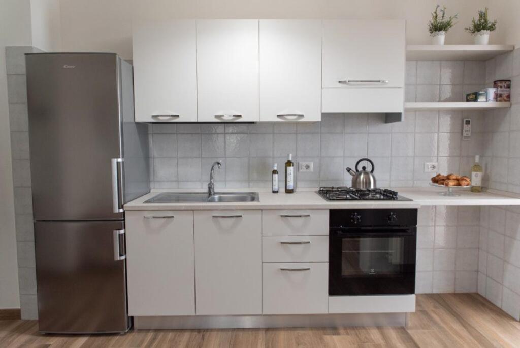 الشقق الفندقية أوستونيفي  Residenza Aurora المظهر الخارجي الصورة