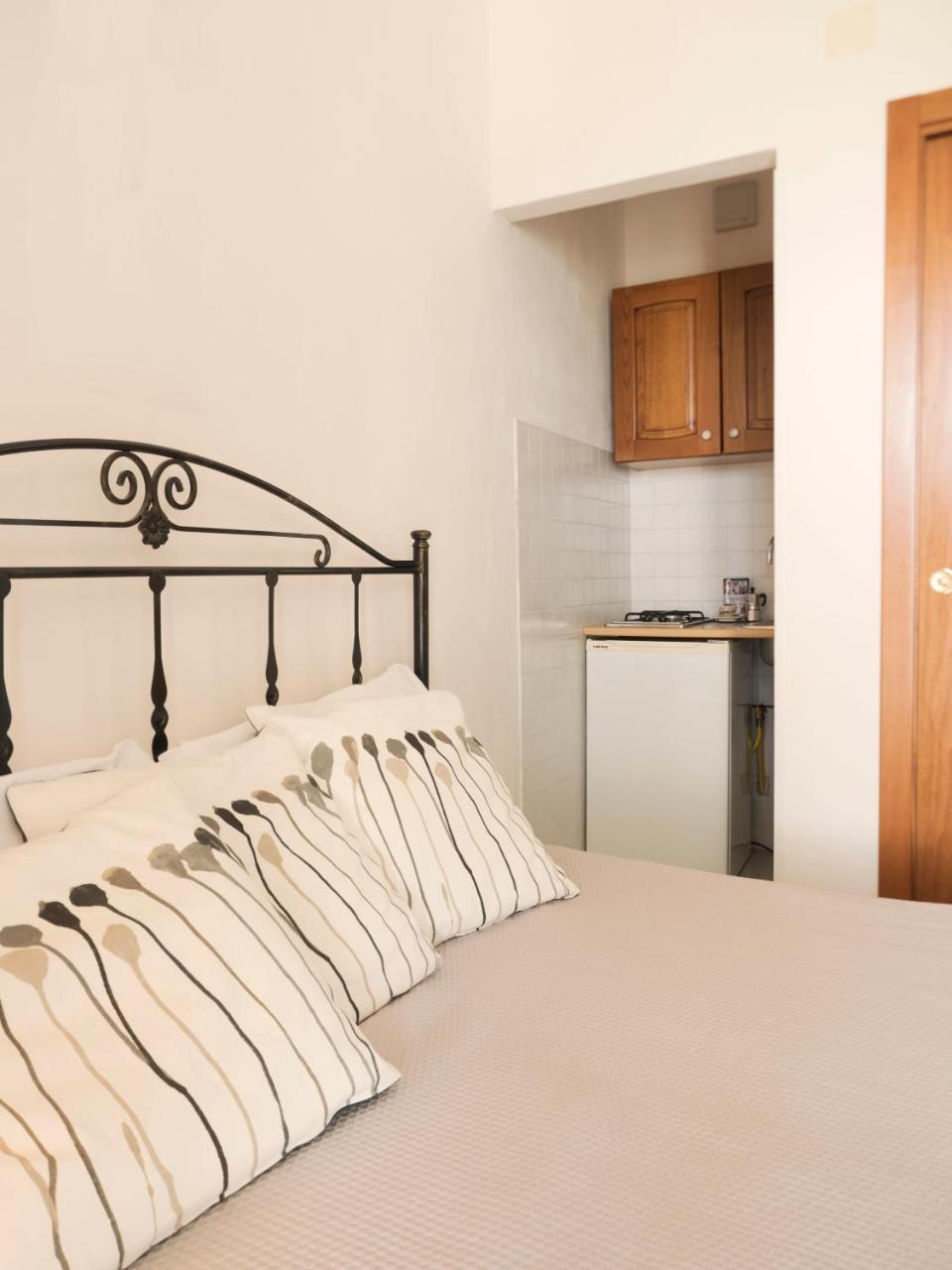 الشقق الفندقية أوستونيفي  Residenza Aurora المظهر الخارجي الصورة