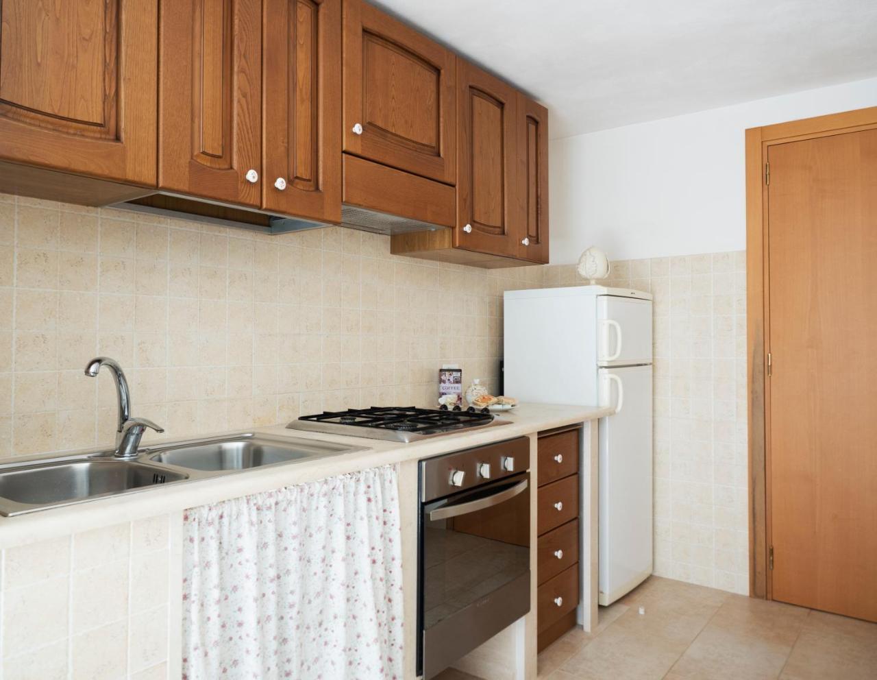 الشقق الفندقية أوستونيفي  Residenza Aurora المظهر الخارجي الصورة